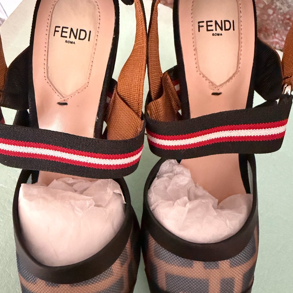 Fendi Black and Brown Patterned Heels - Picture 3 of 11